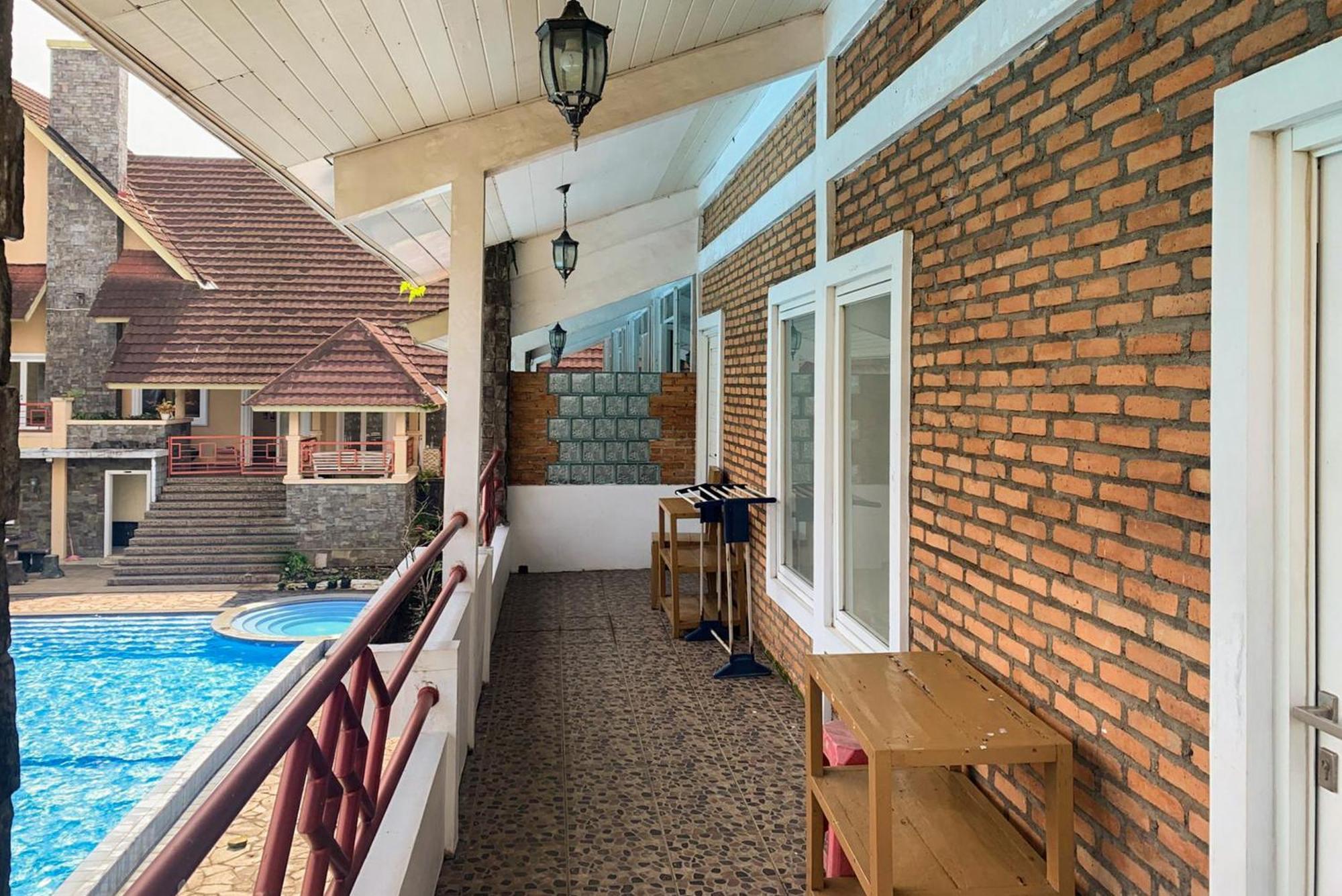 Urbanview Hotel Villa Q Gisting Bandjarnegeri Extérieur photo